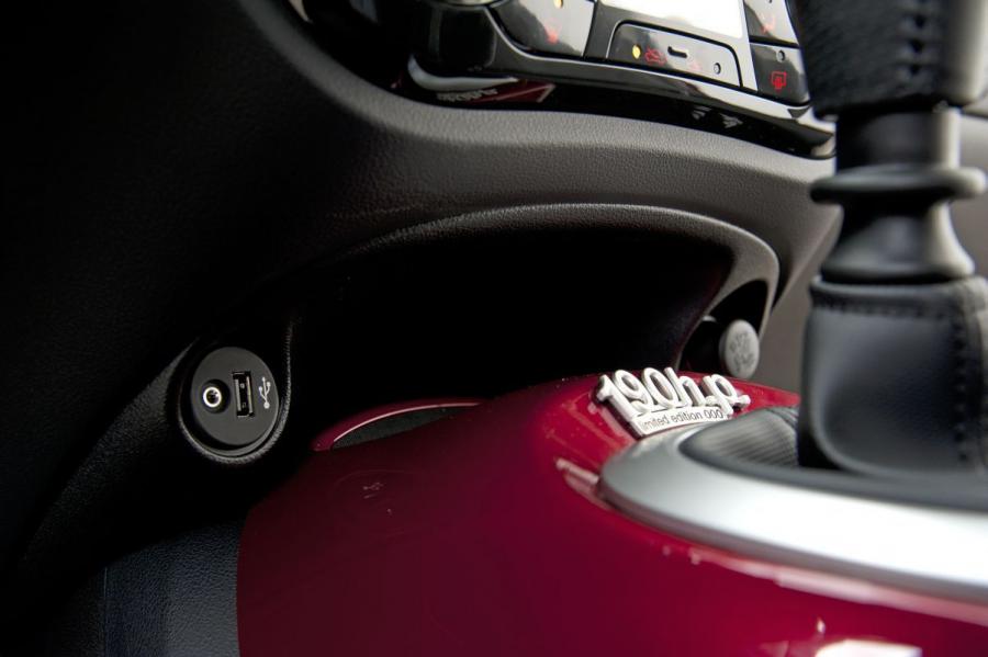  Nissan Juke 190HP Limited Edition 2011 года  (фото 6 из 22)
